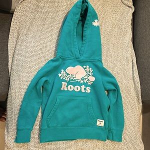 Roots hoodie, size 5. Very good condition.